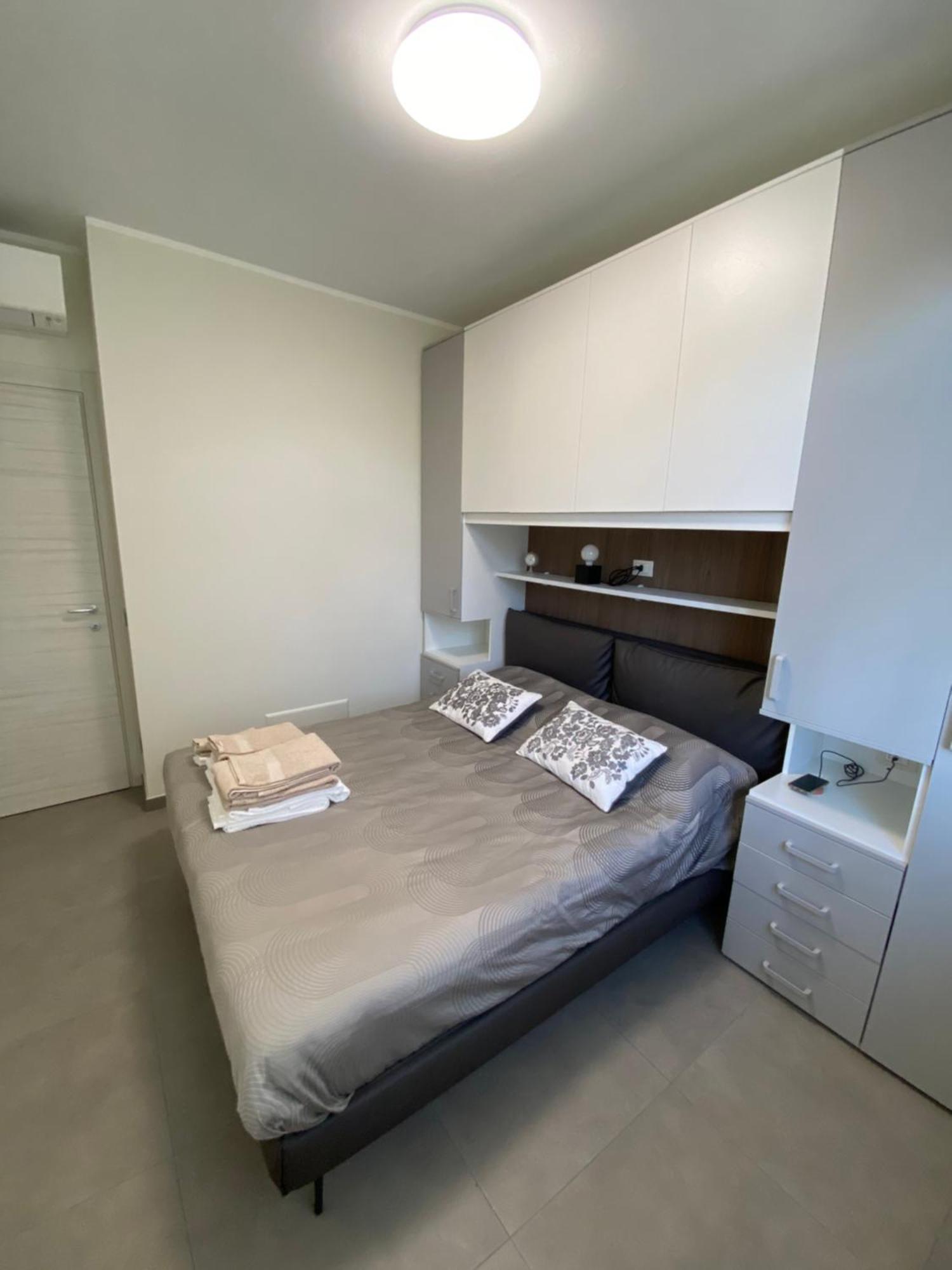 I It Apartment